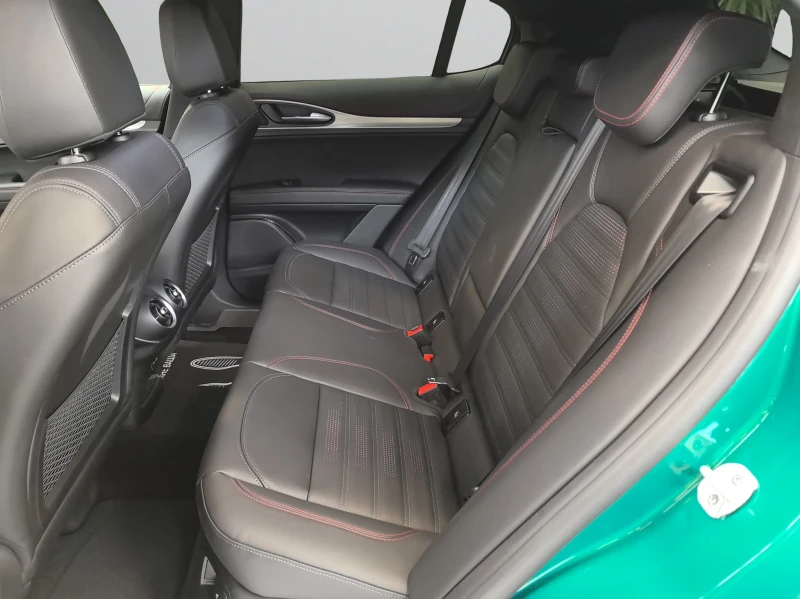 Alfa Romeo Stelvio TI 2.2 Diesel 210 hp AT8 Q4, снимка 10 - Автомобили и джипове - 52413219
