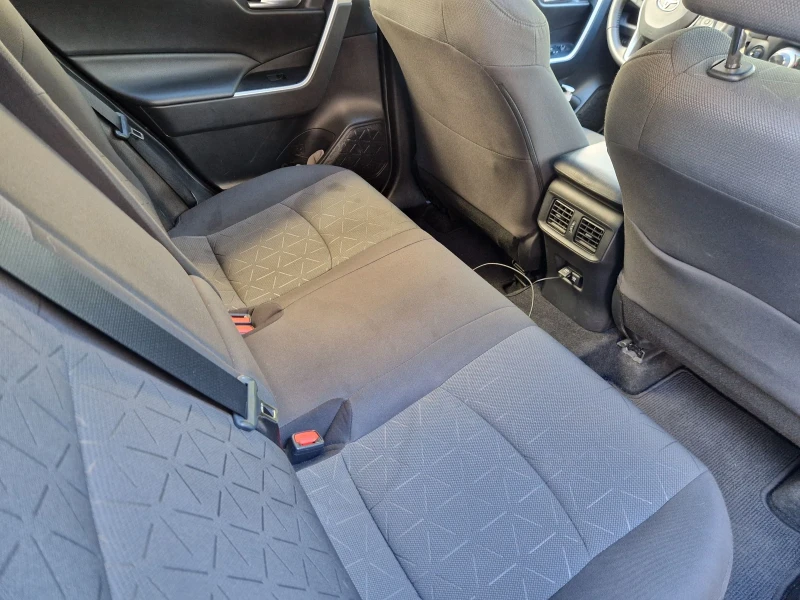 Toyota Rav4 2.5 XLE AWD 44 000км, снимка 11 - Автомобили и джипове - 52554593