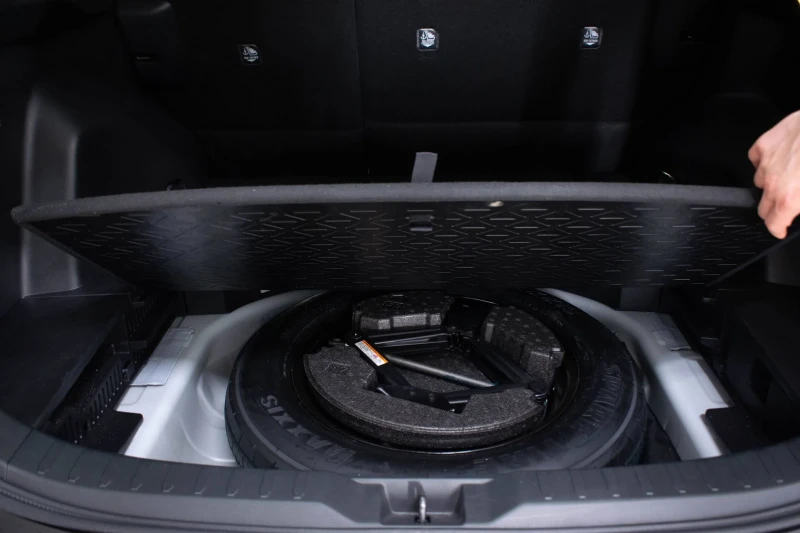 Toyota Rav4 2.5 XLE AWD 44 000км, снимка 13 - Автомобили и джипове - 52554593