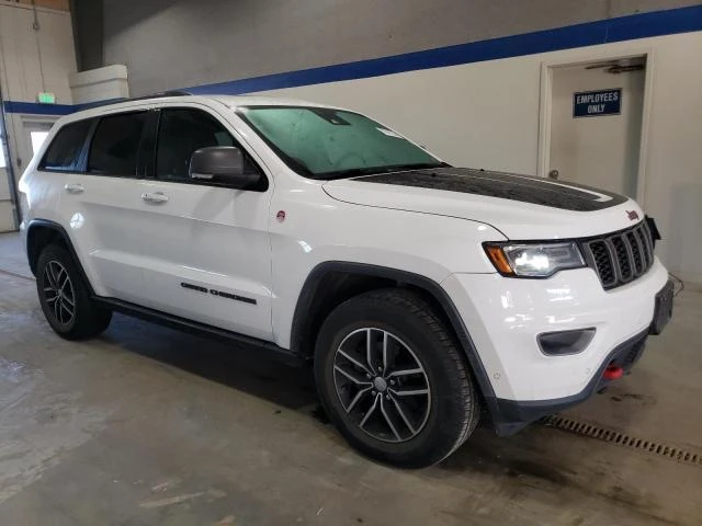 Jeep Grand cherokee Trailhawk* Distronic* Подгреви* Камери* , снимка 1 - Автомобили и джипове - 47882889