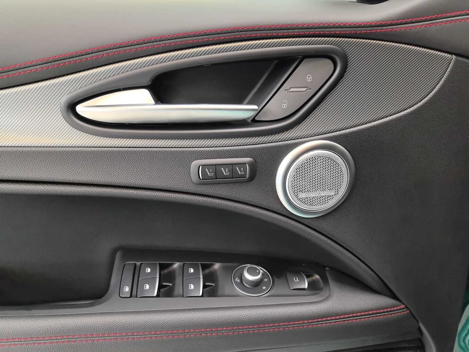 Alfa Romeo Stelvio TI 2.2 Diesel 210 hp AT8 Q4 | Mobile.bg   14