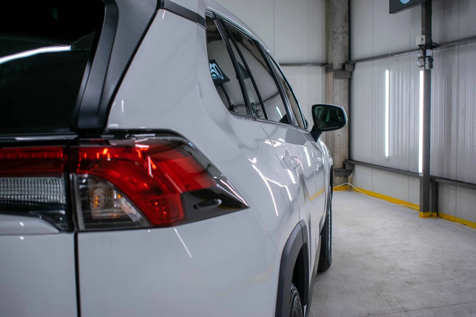 Toyota Rav4 2.5 XLE AWD 44 000км - изображение 6