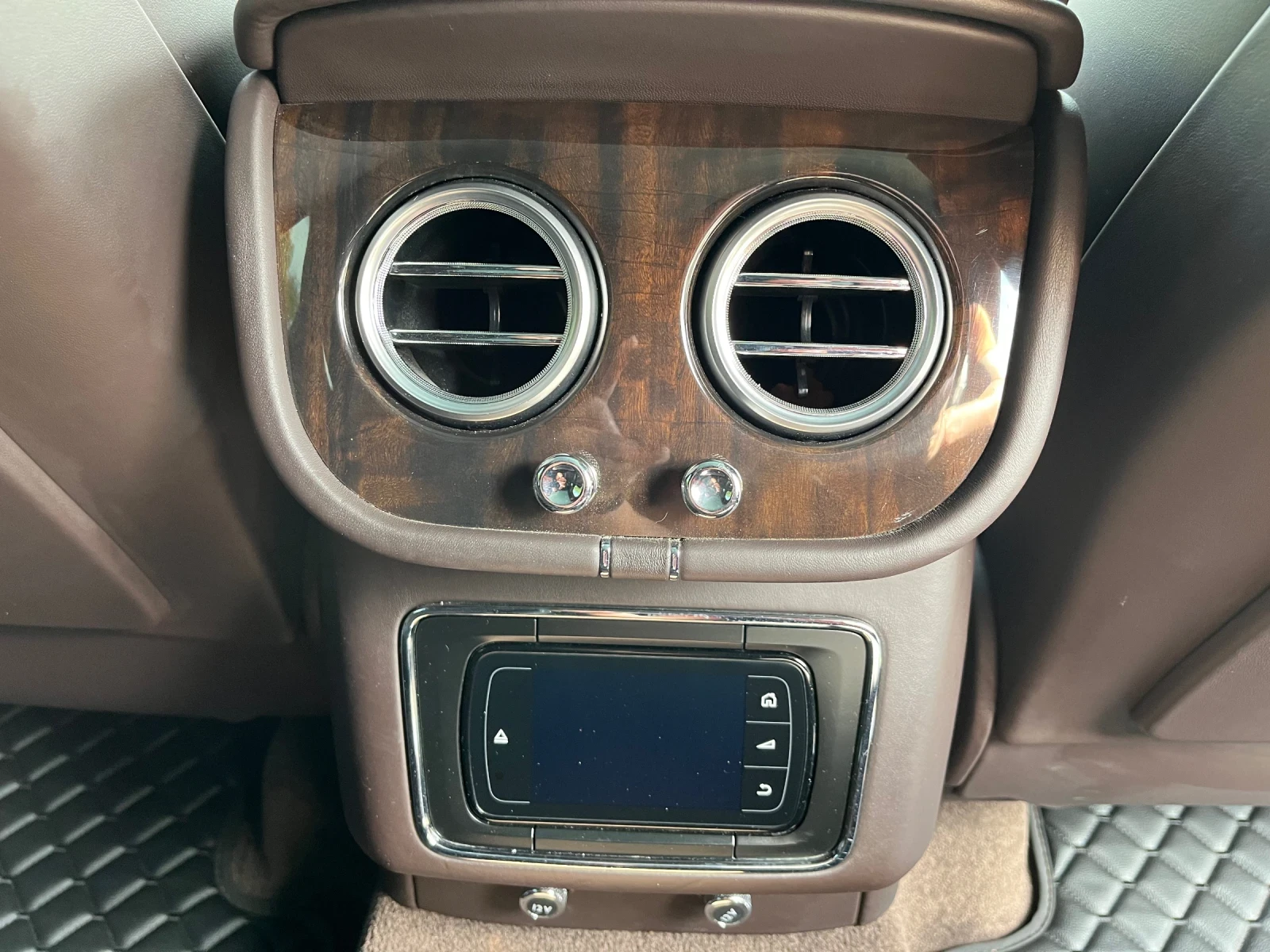 Bentley Bentayga V8/DIESEL/MULLINER/7-������ | Mobile.bg � ����������� 11