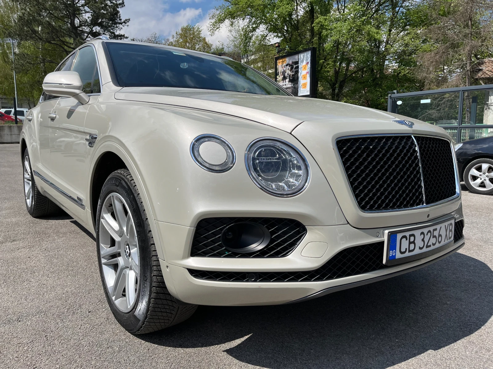 Bentley Bentayga V8/DIESEL/MULLINER/7-������ | Mobile.bg � ����������� 2