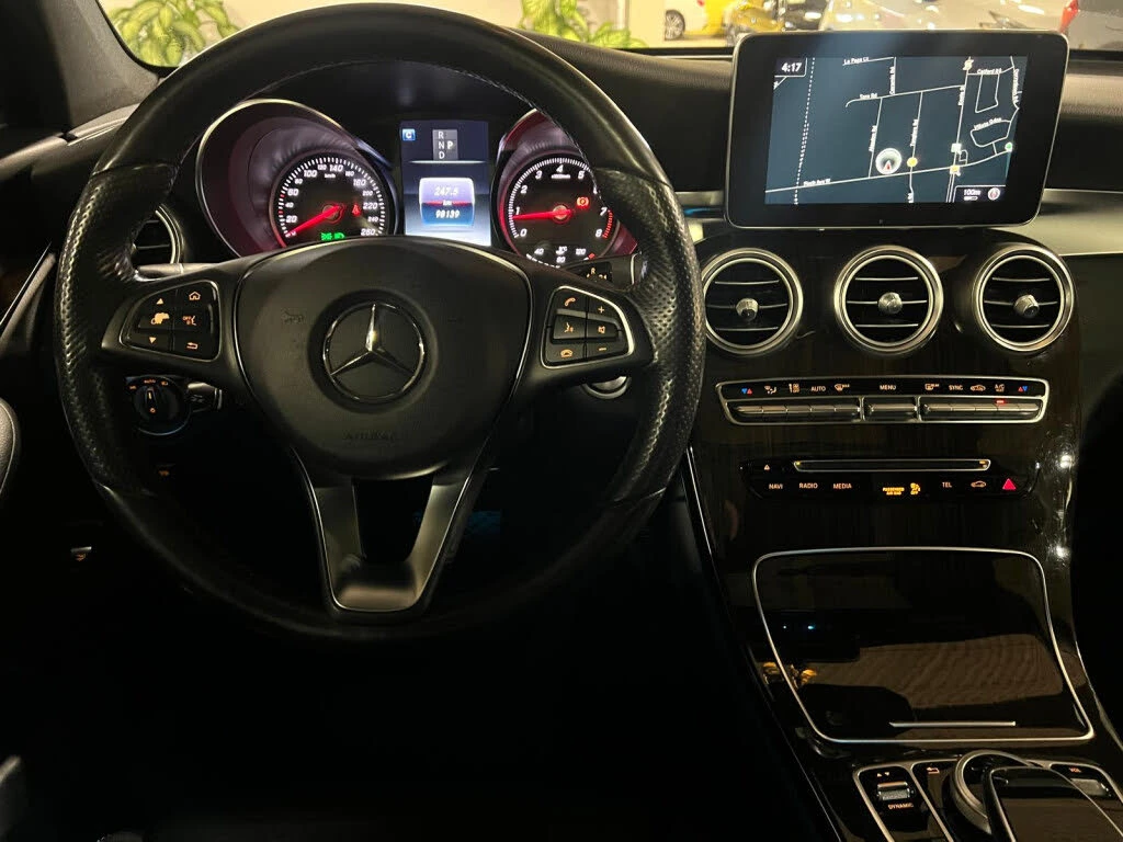 Mercedes-Benz GLC 300 4MATIC АвтоКредит  (ЦЕНА ДО БГ), снимка 3 - Автомобили и джипове - 53751046