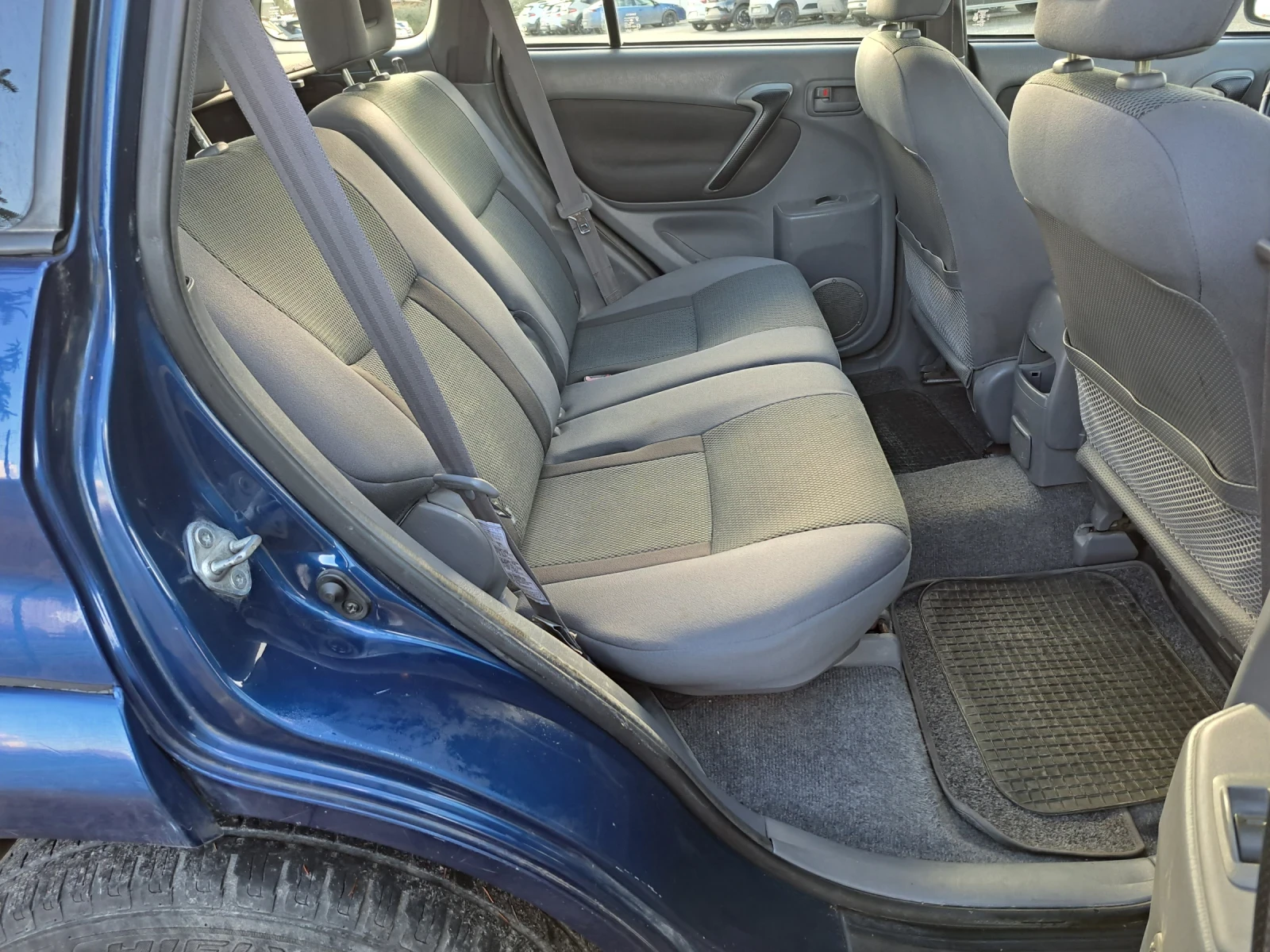 Toyota Rav4 2.0 D4D, снимка 11 - Автомобили и джипове - 54080266