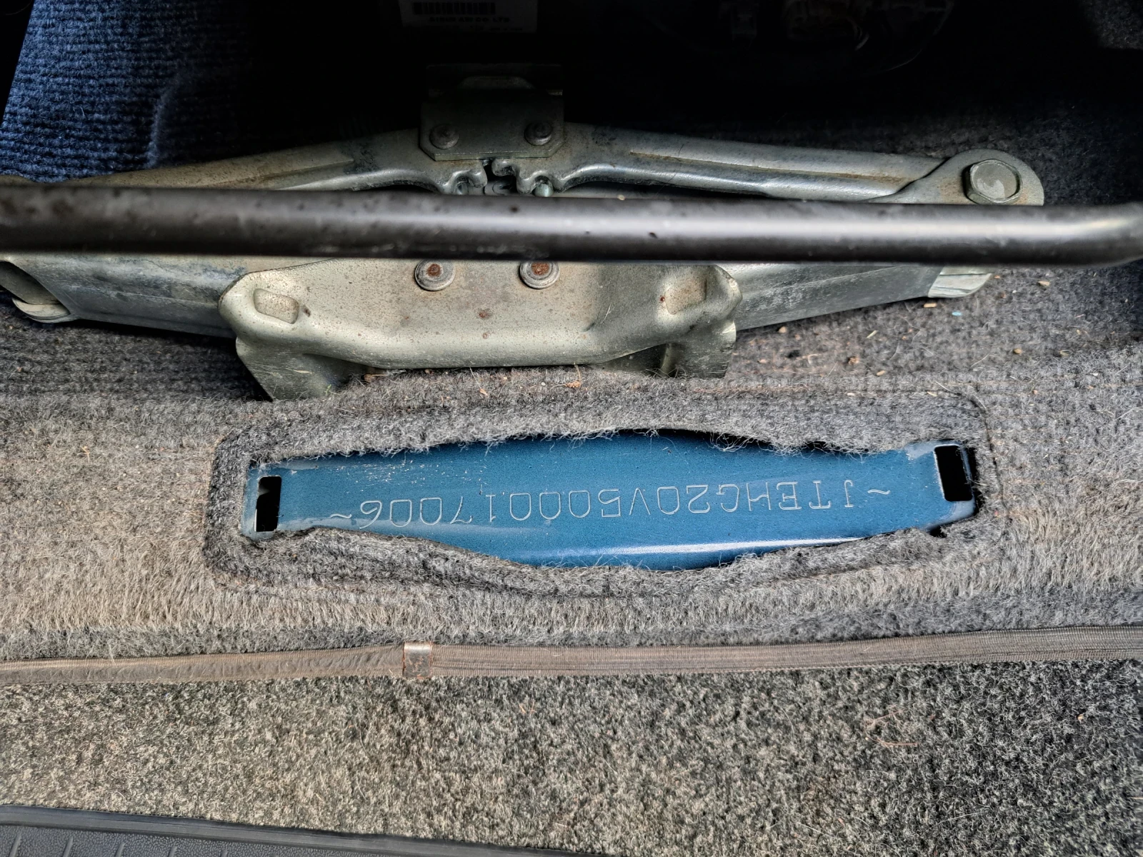 Toyota Rav4 2.0 D4D, снимка 17 - Автомобили и джипове - 54080266