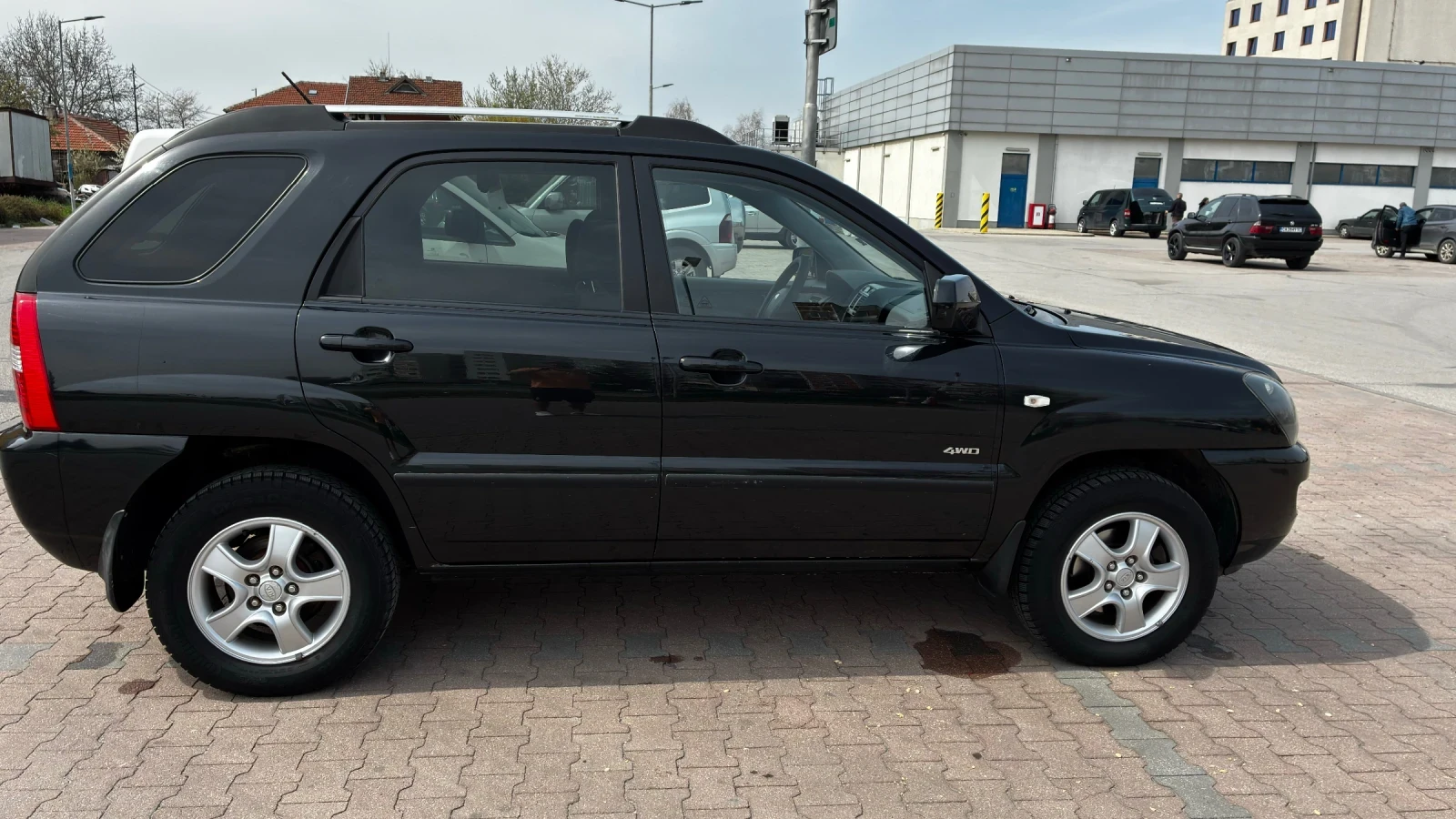 Kia Sportage 2.0 140кс, снимка 3 - Автомобили и джипове - 54180207