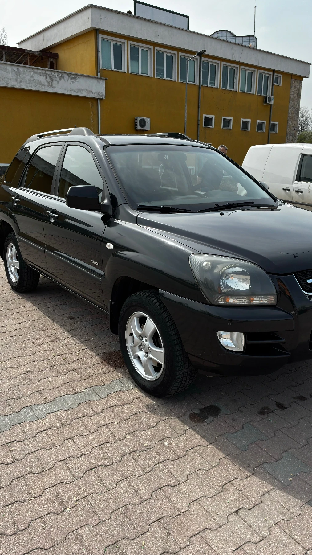 Kia Sportage 2.0 140кс, снимка 4 - Автомобили и джипове - 54180207