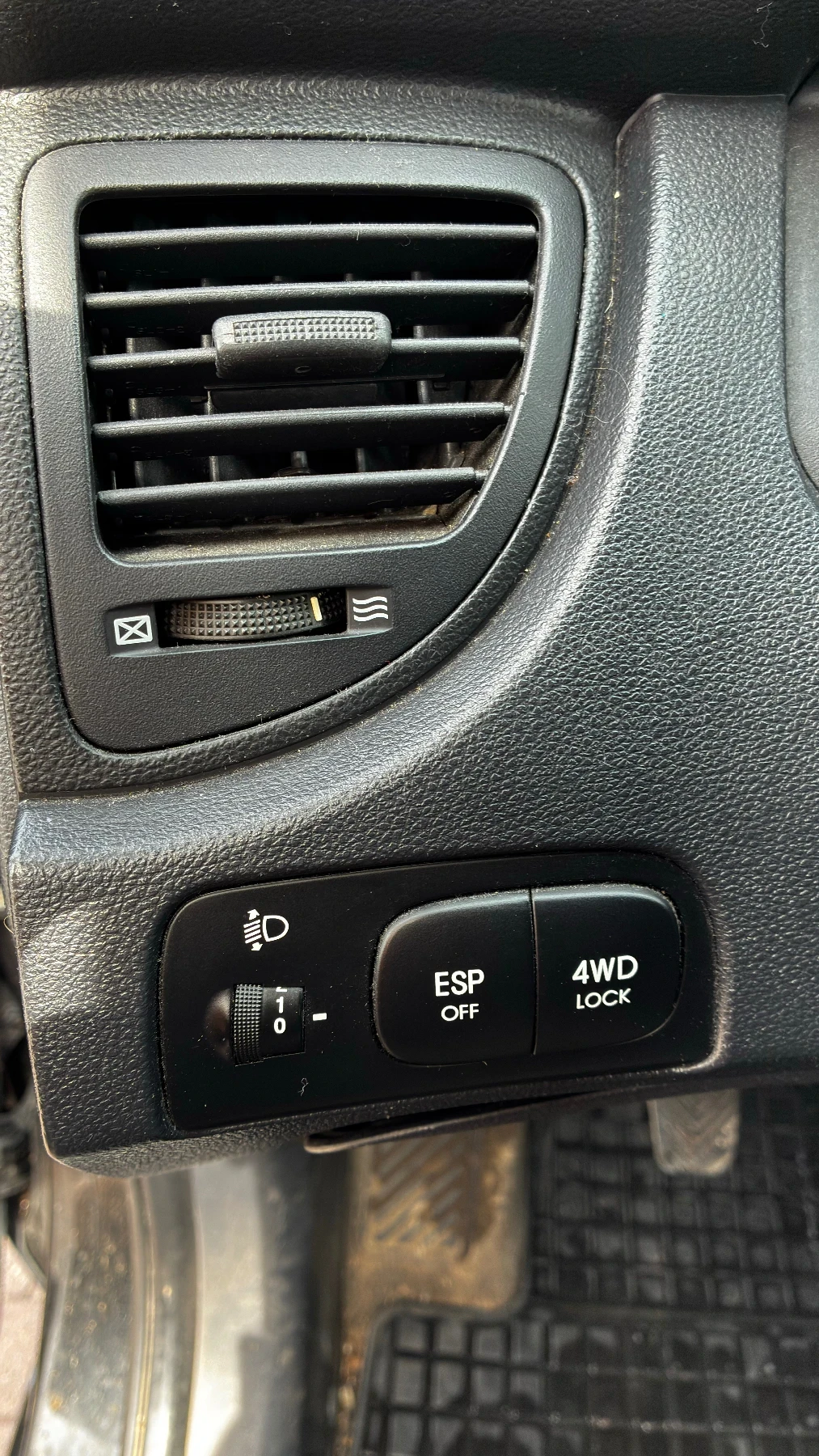 Kia Sportage 2.0 140кс, снимка 7 - Автомобили и джипове - 54180207