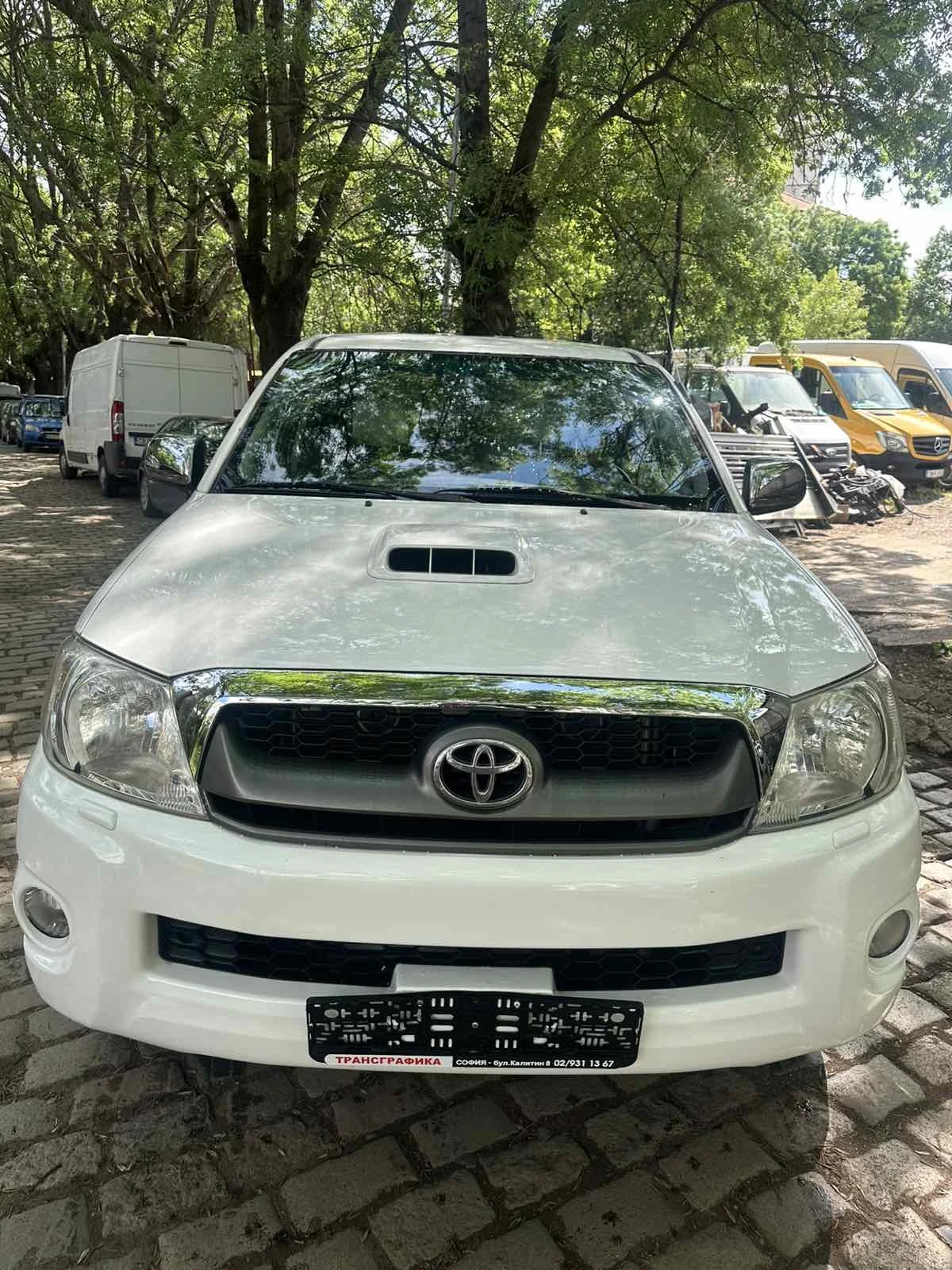 Toyota Hilux, снимка 8 - Автомобили и джипове - 54681589