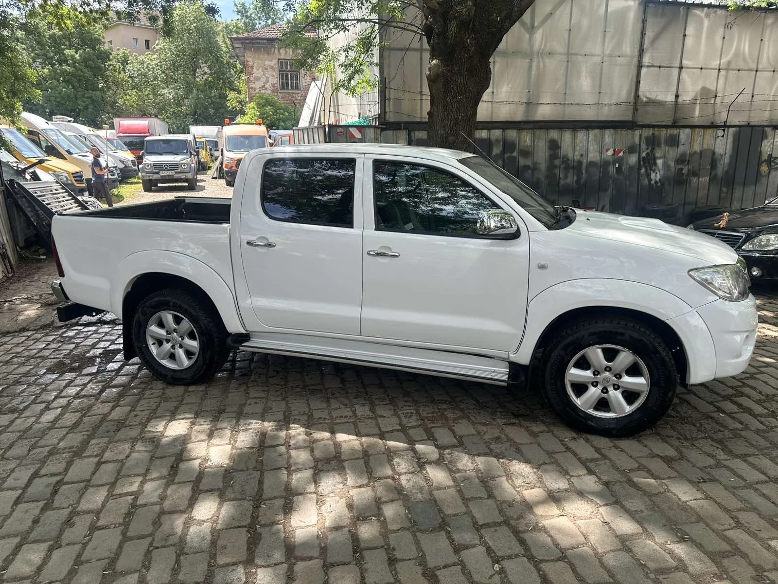 Toyota Hilux, снимка 7 - Автомобили и джипове - 54681589