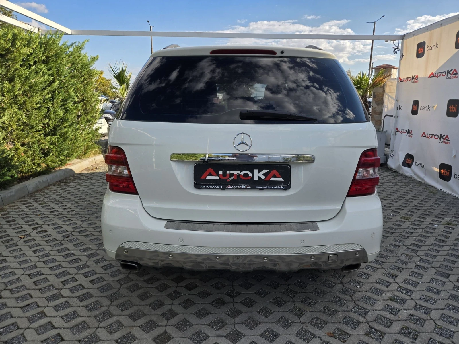 Mercedes-Benz ML 350 3.5i-272кс= ГАЗ= H&K= DISTRONIC= PANO= OFFROAD PAC, снимка 4 - Автомобили и джипове - 56133767