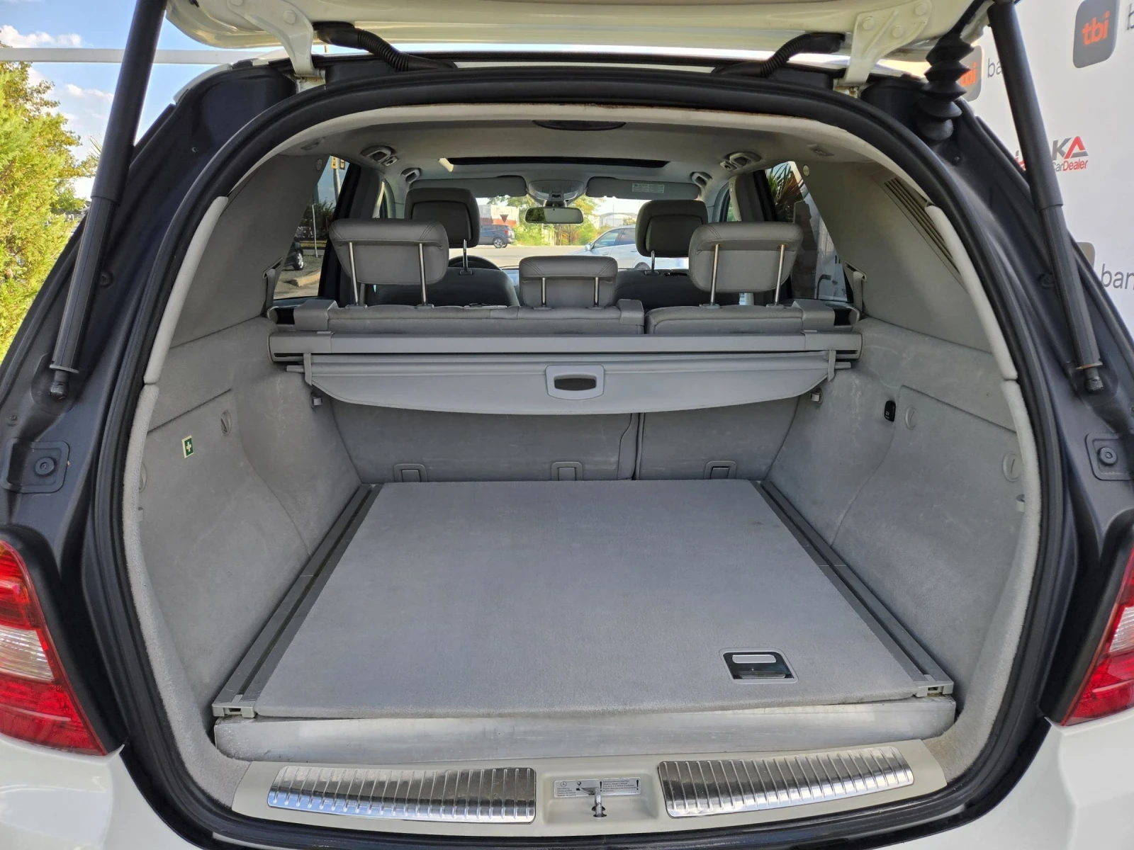 Mercedes-Benz ML 350 3.5i-272кс= ГАЗ= H&K= DISTRONIC= PANO= OFFROAD PAC, снимка 10 - Автомобили и джипове - 56133767