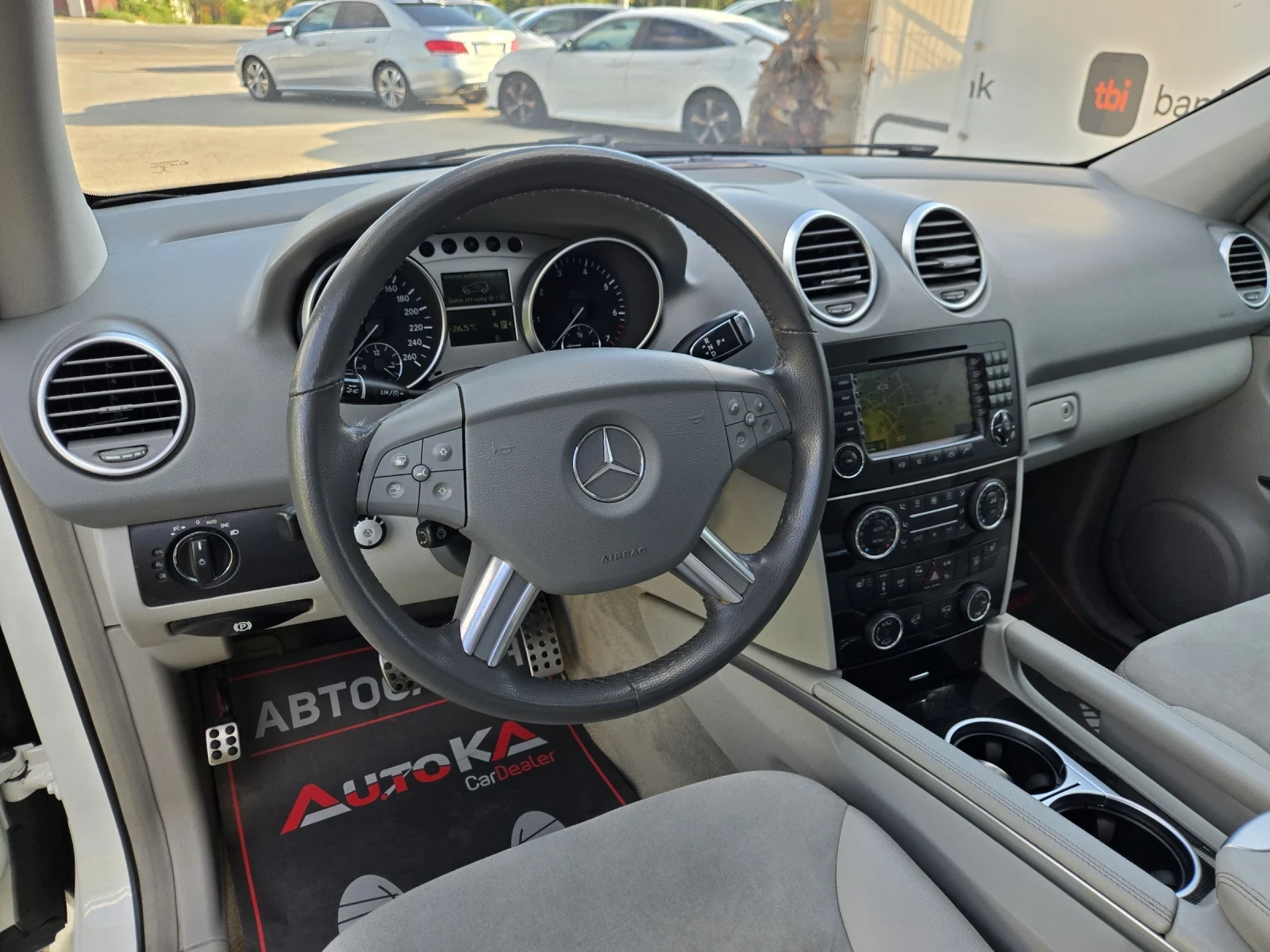 Mercedes-Benz ML 350 3.5i-272кс= ГАЗ= H&K= DISTRONIC= PANO= OFFROAD PAC, снимка 8 - Автомобили и джипове - 56133767