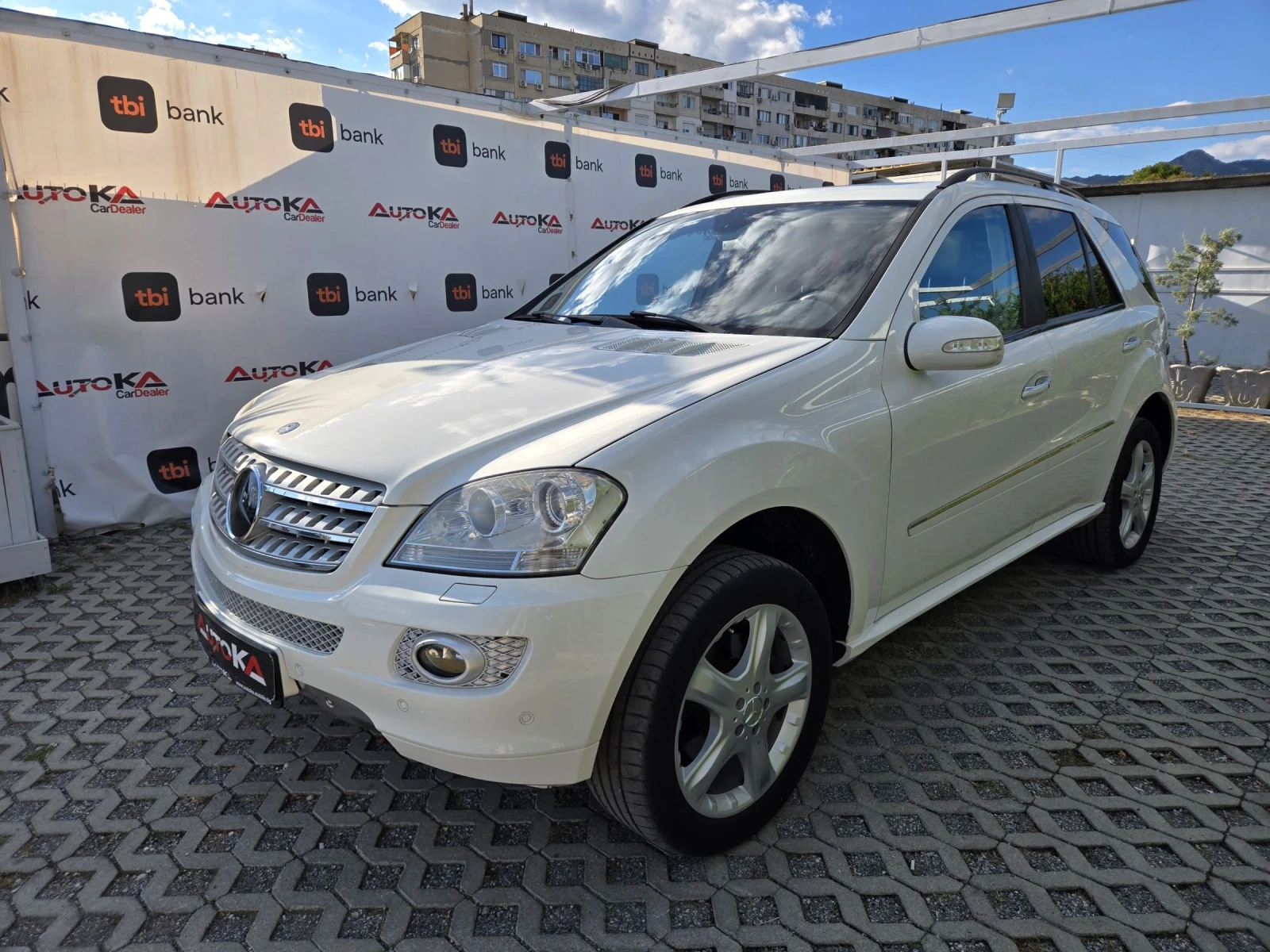 Mercedes-Benz ML 350 3.5i-272кс= ГАЗ= H&K= DISTRONIC= PANO= OFFROAD PAC, снимка 6 - Автомобили и джипове - 56133767
