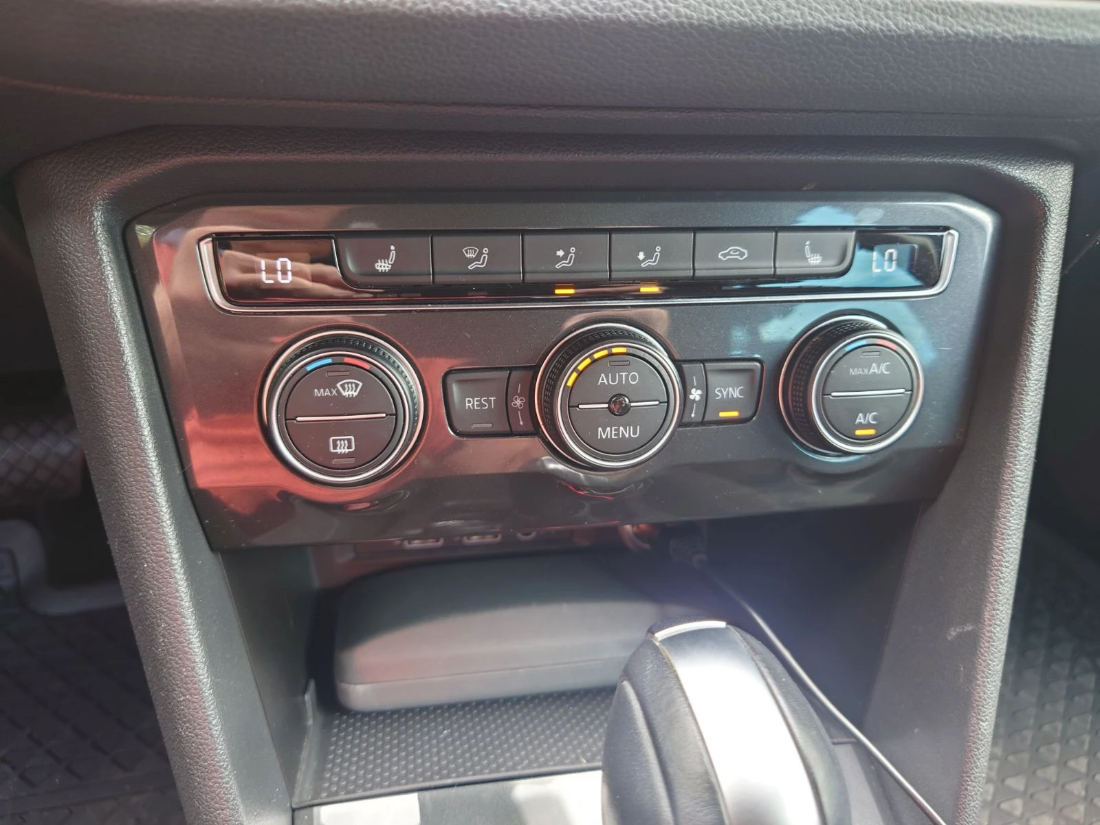 VW Tiguan, снимка 6 - Автомобили и джипове - 56466372