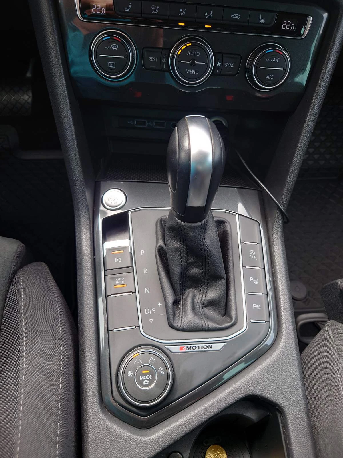 VW Tiguan, снимка 9 - Автомобили и джипове - 56466372