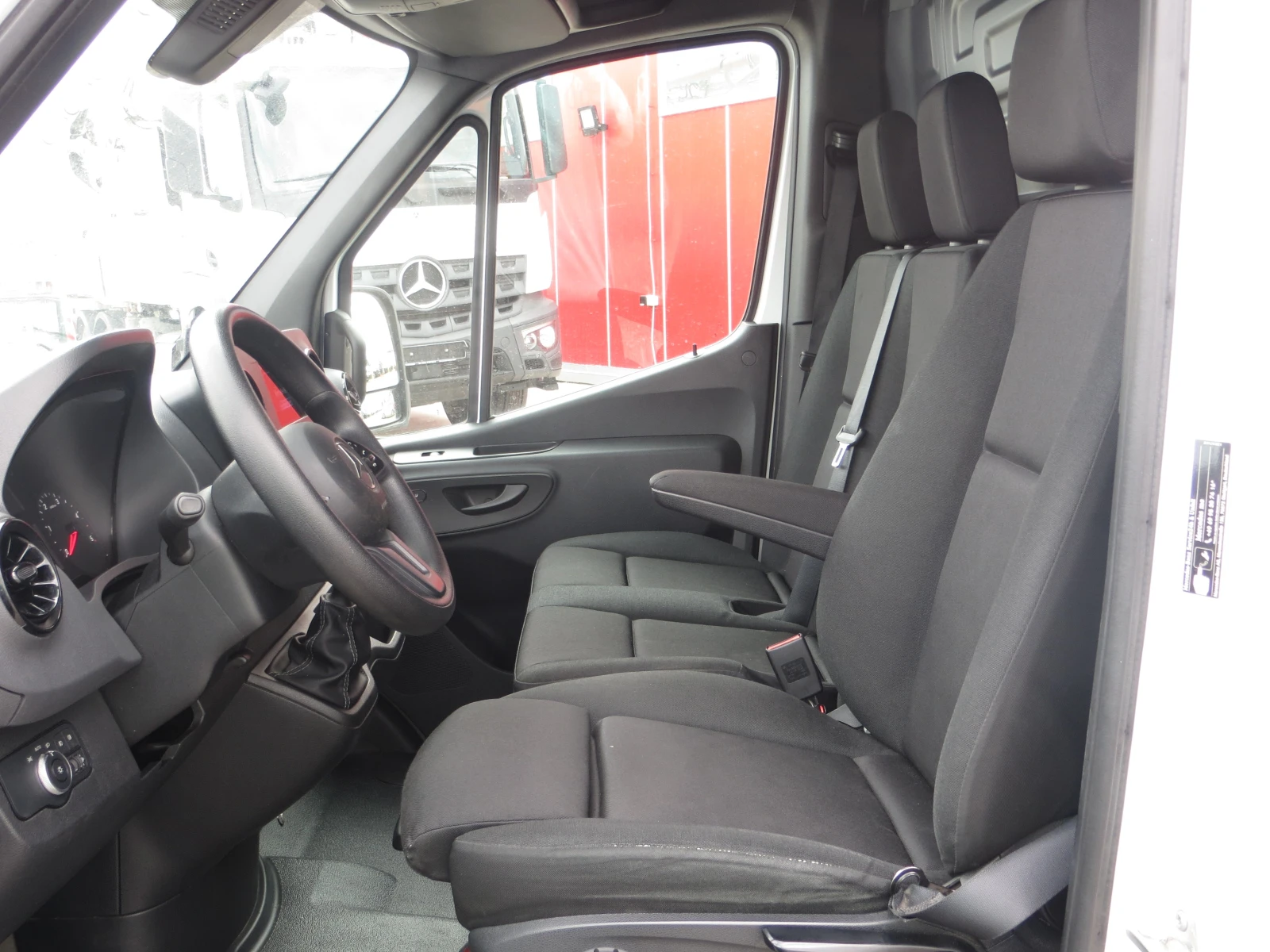 Mercedes-Benz Sprinter 317 CDI - изображение 7