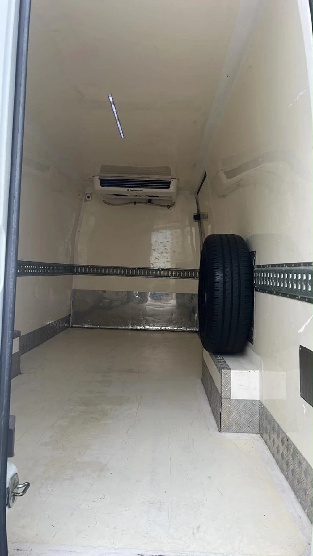 Mercedes-Benz 316, снимка 3 - Бусове и автобуси - 56404642