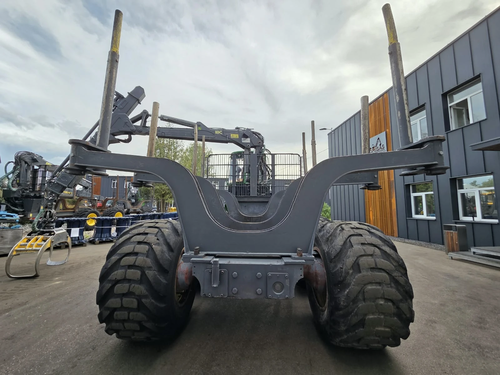 Специализирани машини Машини за дърводобив John Deere 1510G, снимка 7 - Селскостопанска техника - 55902873