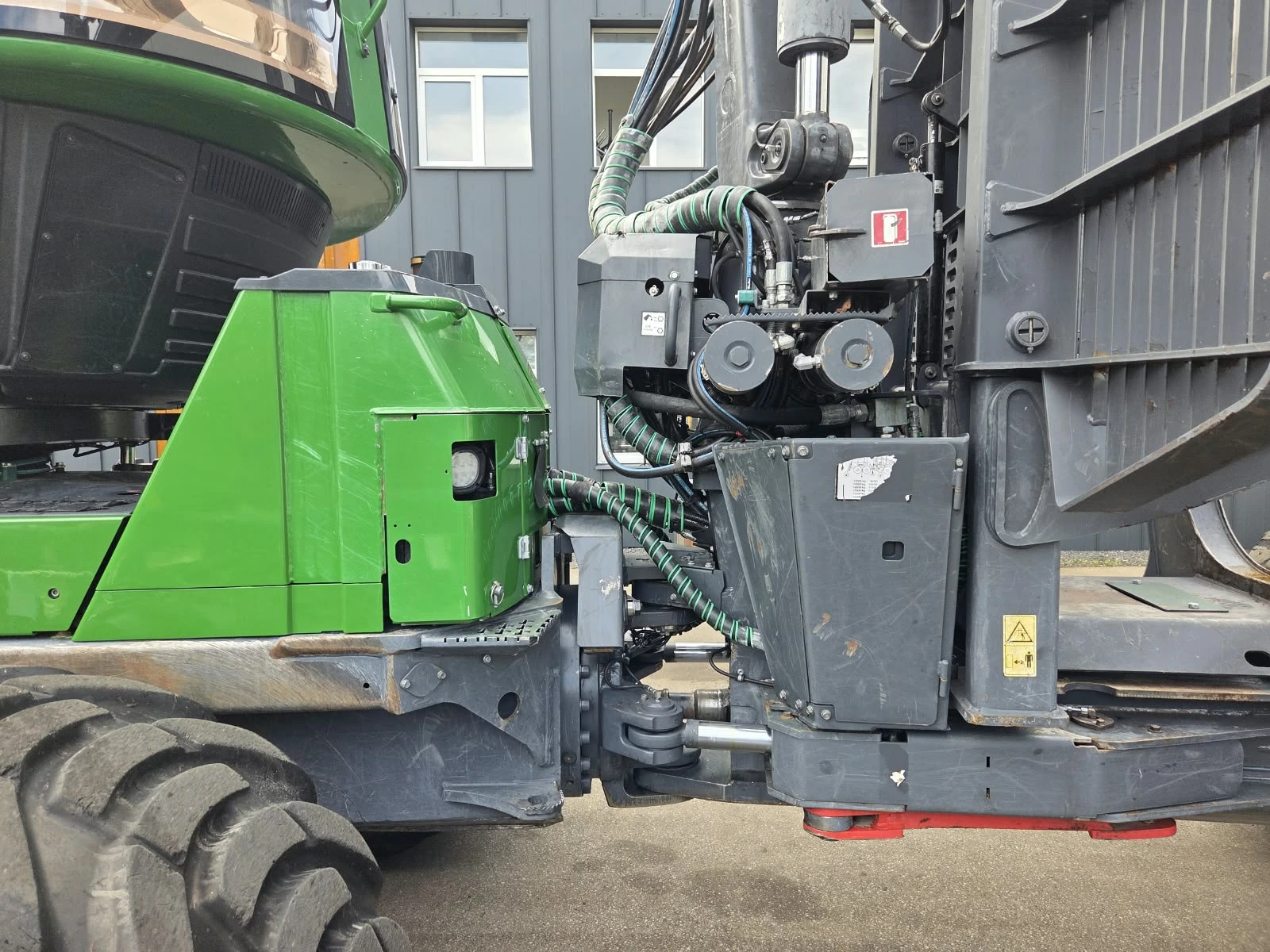 Специализирани машини Машини за дърводобив John Deere 1510G, снимка 12 - Селскостопанска техника - 55902873