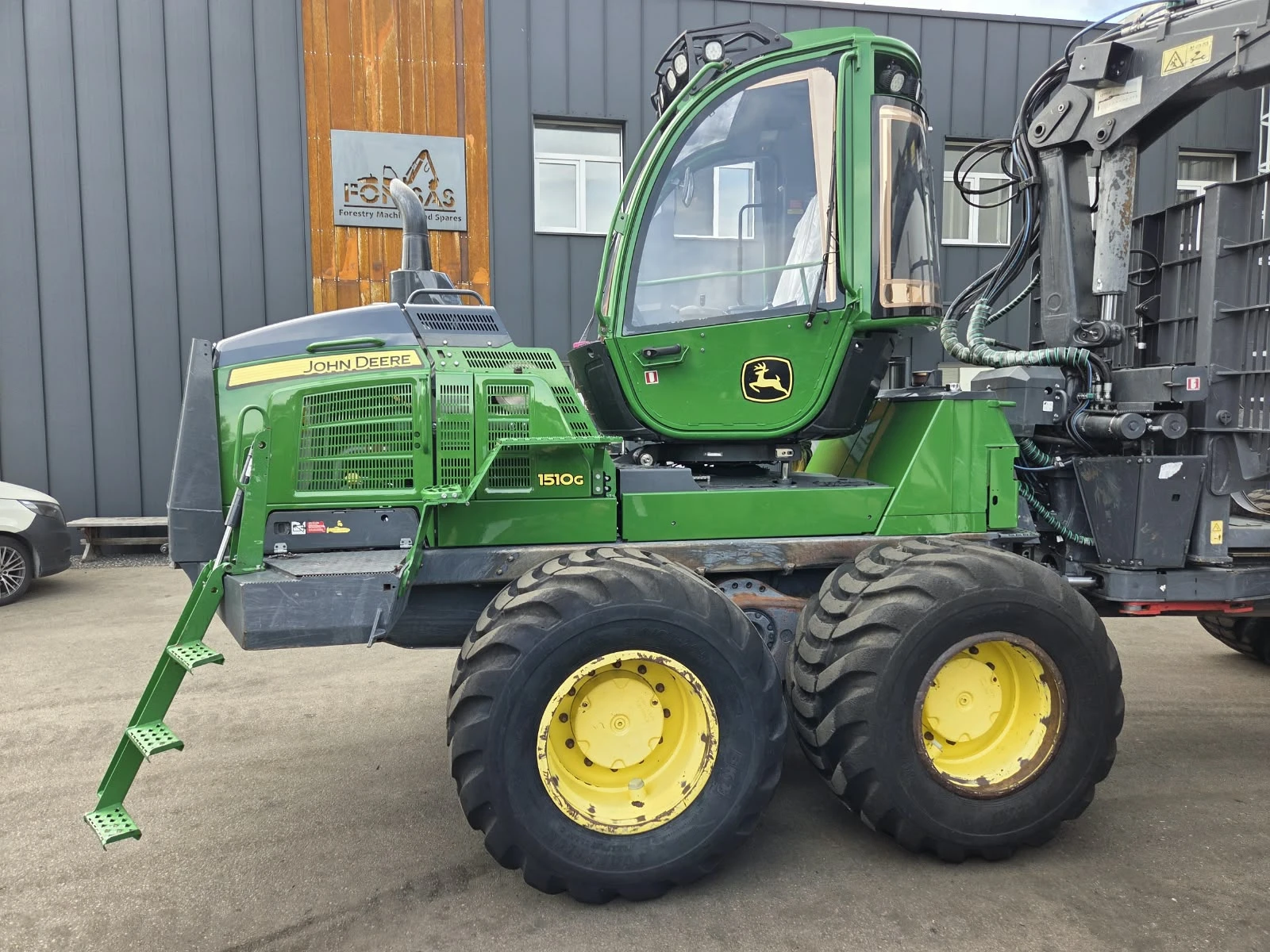 Специализирани машини Машини за дърводобив John Deere 1510G, снимка 4 - Селскостопанска техника - 55902873