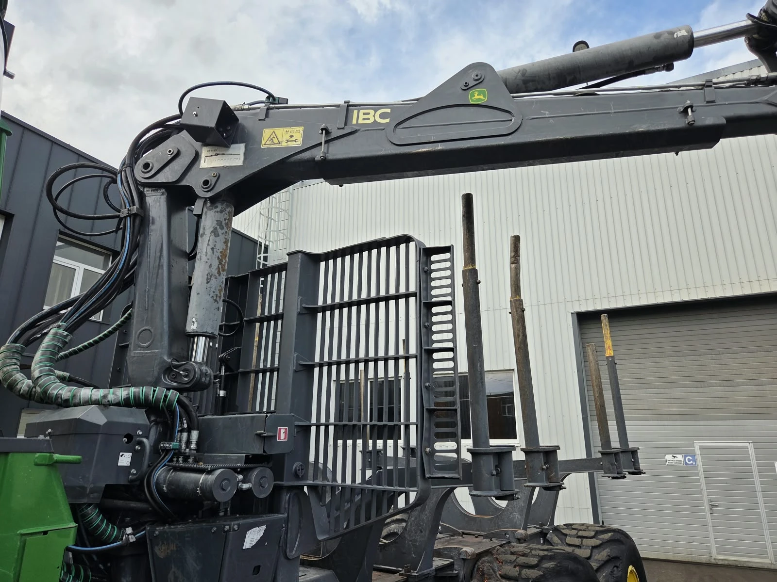 Специализирани машини Машини за дърводобив John Deere 1510G, снимка 11 - Селскостопанска техника - 55902873