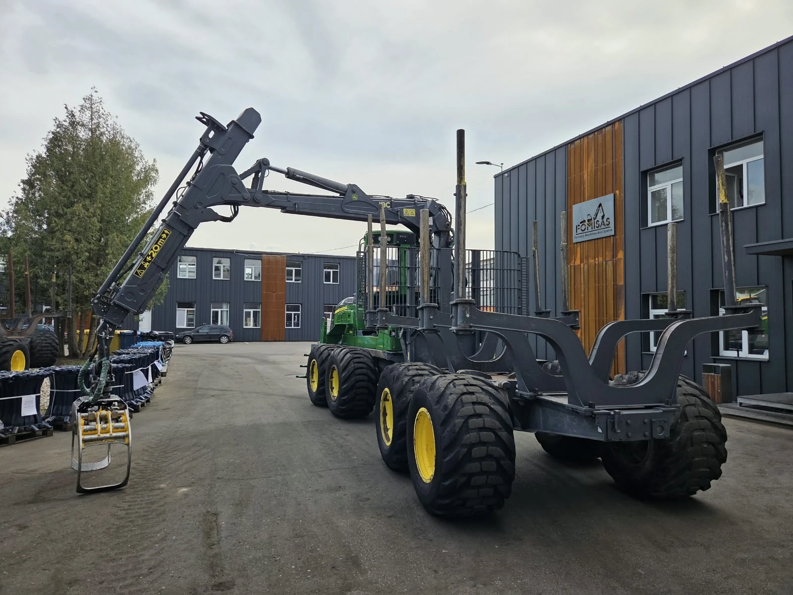 Специализирани машини Машини за дърводобив John Deere 1510G, снимка 8 - Селскостопанска техника - 55902873