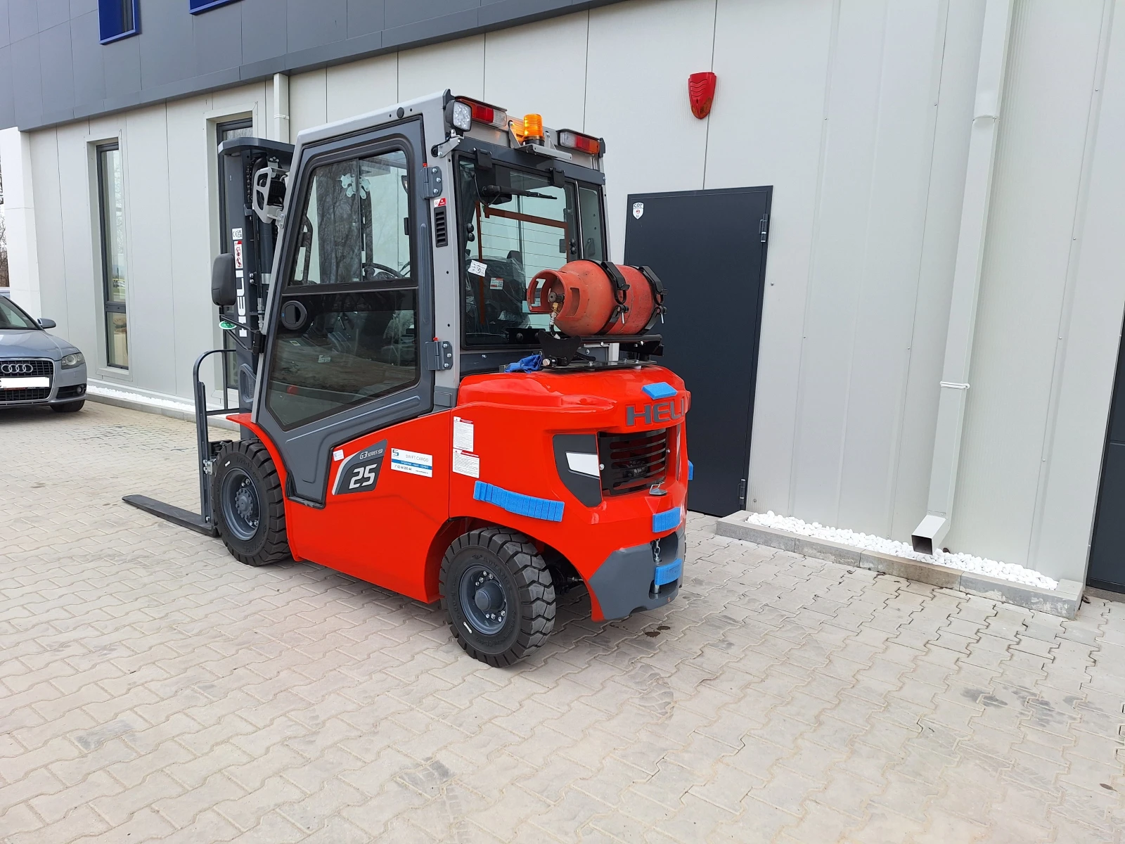 ������� HELI CPYD25 (���) - 4700 mm | Mobile.bg � ����������� 3