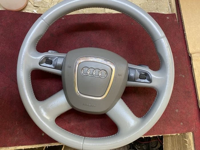 Продавам мулти волан с Airbag и пера F1 за Audi A4 A5 A6 4f A8 Q7 Ауди