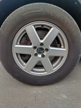 Гуми с джанти Vredestein 235/65R17, снимка 1 - Гуми и джанти - 49507609