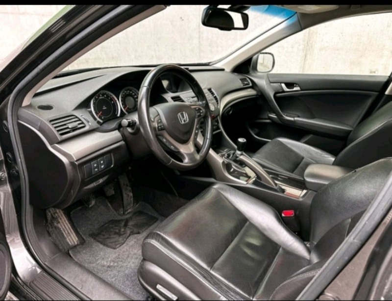 Honda Accord 2.4 EXECUTIVE + , снимка 8 - Автомобили и джипове - 45302629