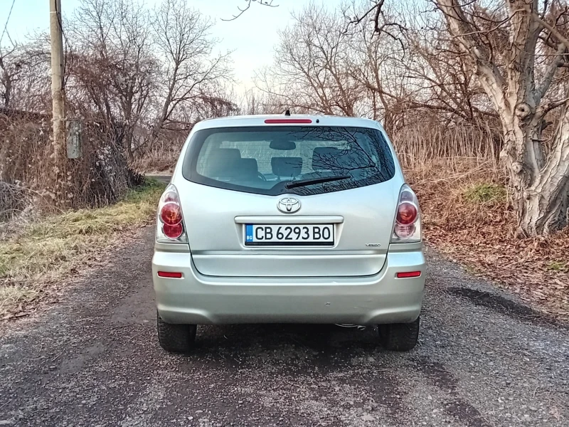 Toyota Corolla verso 1.8  Бензин Чисто нови гуми, снимка 8 - Автомобили и джипове - 48897943