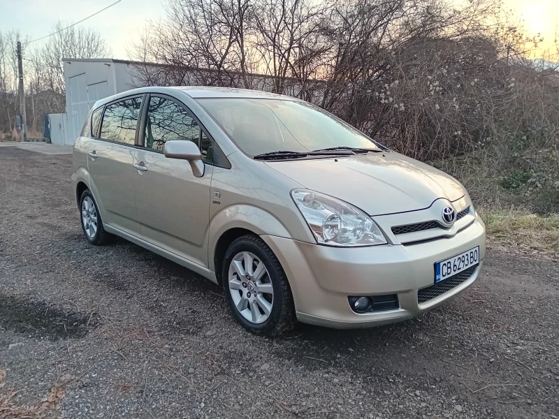 Toyota Corolla verso 1.8  Бензин Чисто нови гуми, снимка 2 - Автомобили и джипове - 48897943