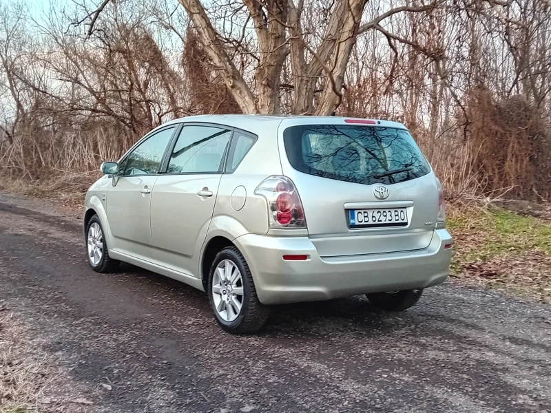 Toyota Corolla verso 1.8  Бензин Чисто нови гуми, снимка 7 - Автомобили и джипове - 48897943