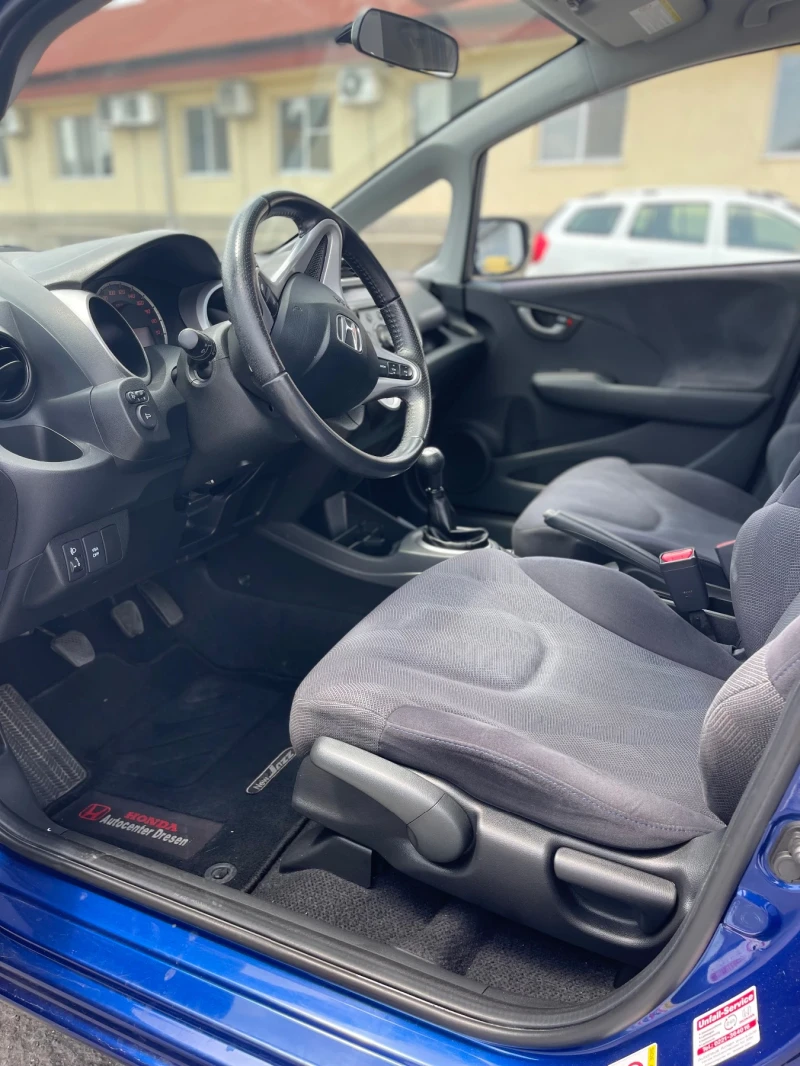 Honda Jazz, снимка 10 - Автомобили и джипове - 52909302