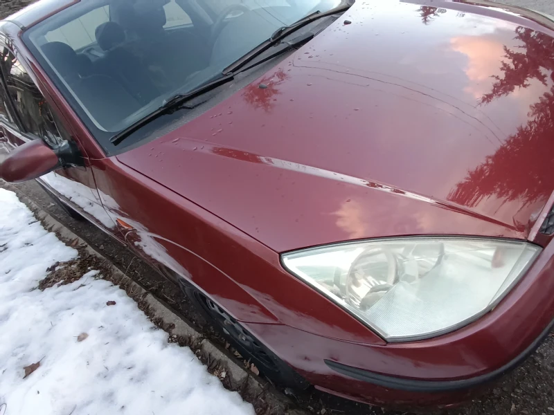 Ford Focus 1.8 бензин, снимка 2 - Автомобили и джипове - 52693446