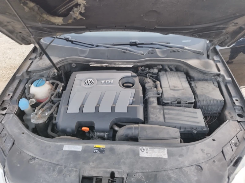 VW Passat 1.6 tdi 105 kc., снимка 12 - Автомобили и джипове - 53498514