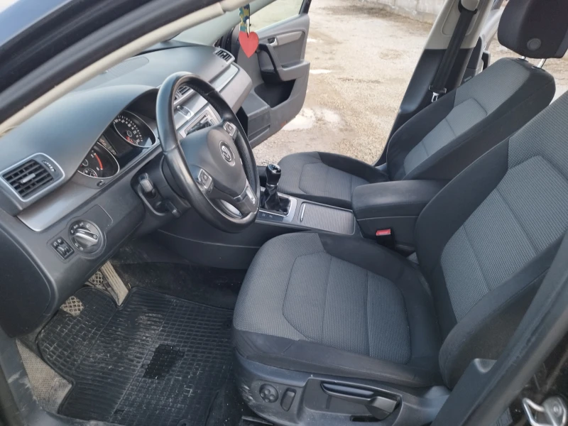 VW Passat 1.6 tdi 105 kc., снимка 11 - Автомобили и джипове - 53498514