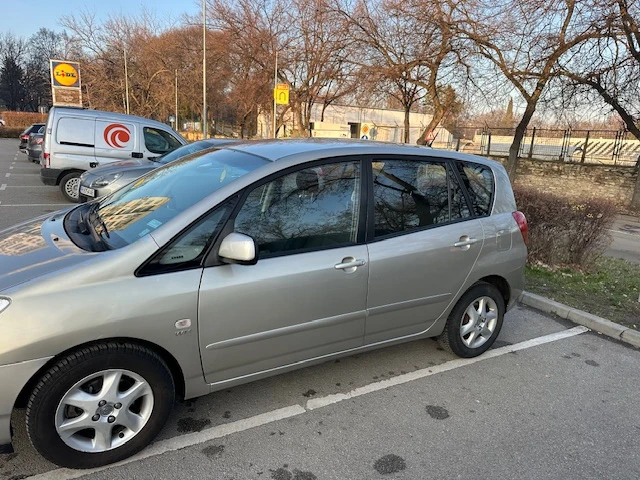 Toyota Corolla verso, снимка 4 - Автомобили и джипове - 49065028