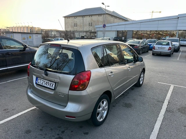 Toyota Corolla verso, снимка 6 - Автомобили и джипове - 49065028