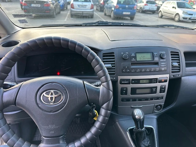 Toyota Corolla verso, снимка 9 - Автомобили и джипове - 49065028