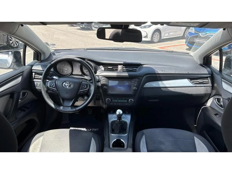 Toyota Avensis SDN 1.6D 6MT EXECUTIVE, снимка 8 - Автомобили и джипове - 55171568