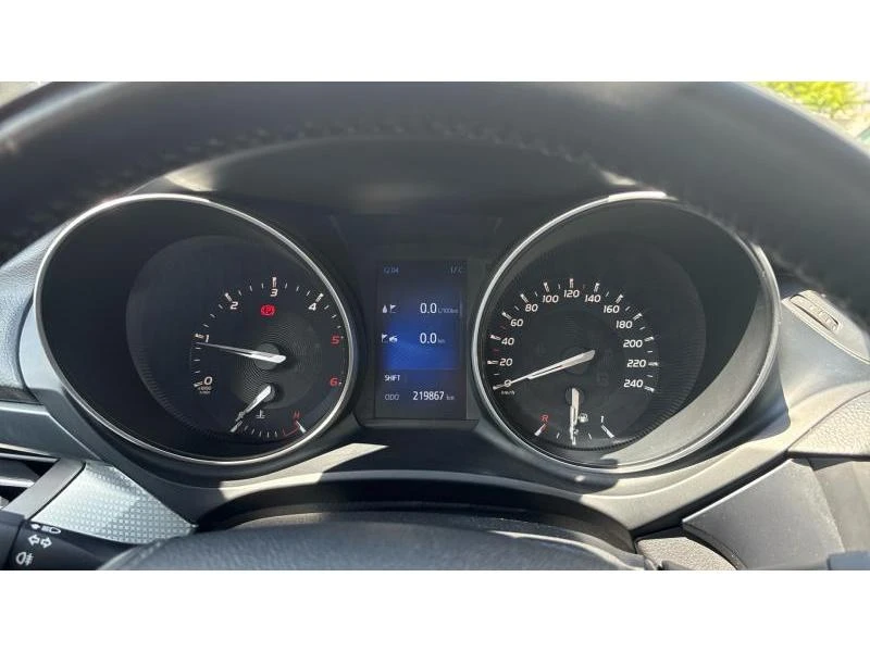 Toyota Avensis SDN 1.6D 6MT EXECUTIVE, снимка 14 - Автомобили и джипове - 55171568