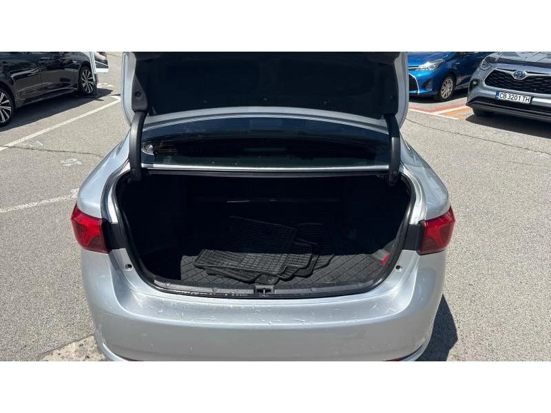 Toyota Avensis SDN 1.6D 6MT EXECUTIVE, снимка 10 - Автомобили и джипове - 55171568