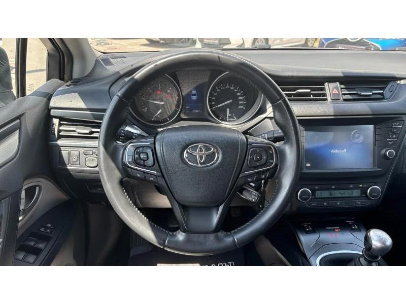 Toyota Avensis SDN 1.6D 6MT EXECUTIVE, снимка 13 - Автомобили и джипове - 55171568