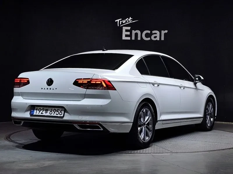 VW Passat 2.0 TDI PREMIUM, снимка 2 - Автомобили и джипове - 55207663