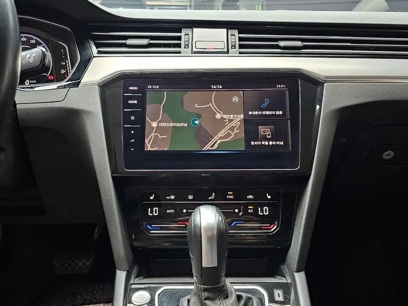 VW Passat 2.0 TDI PREMIUM, снимка 14 - Автомобили и джипове - 55207663