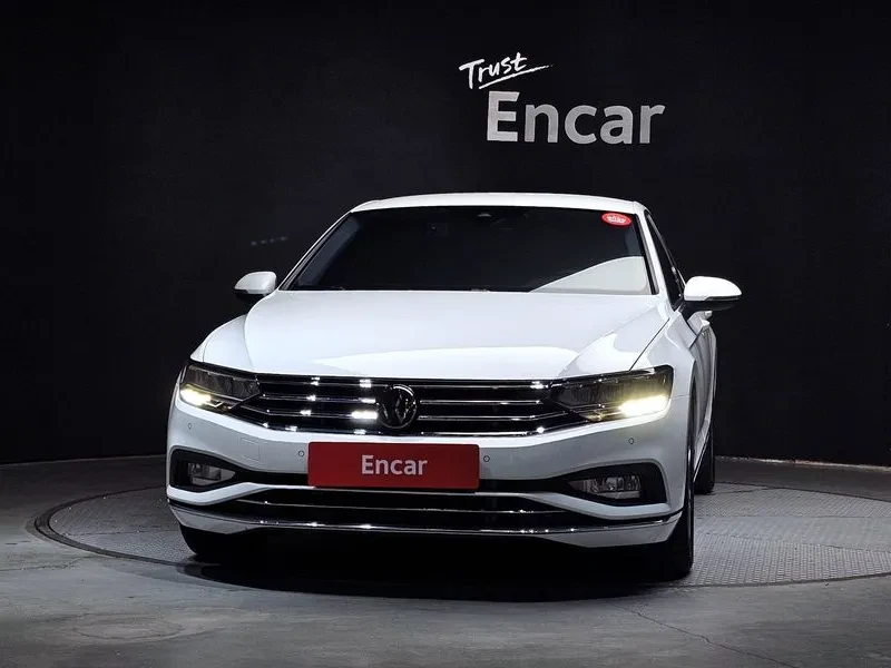 VW Passat 2.0 TDI PREMIUM, снимка 3 - Автомобили и джипове - 55207663